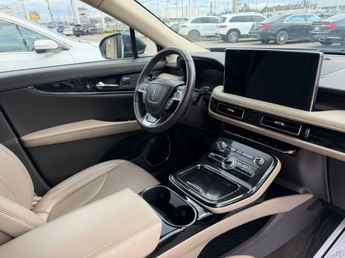 Used 2022 Lincoln Nautilus Reserve w/ Luxury Package image 5