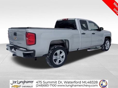 Used 2018 Chevrolet Silverado 1500 Custom w/ Custom Value Package image 9
