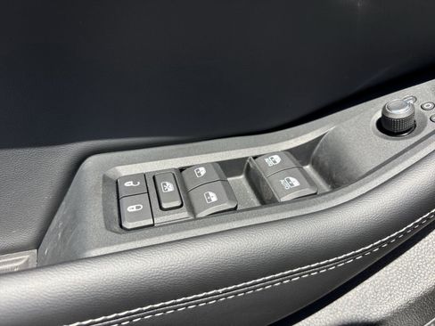 New 2025 Jeep Grand Cherokee Laredo X w/ Luxury Tech Group I image 17