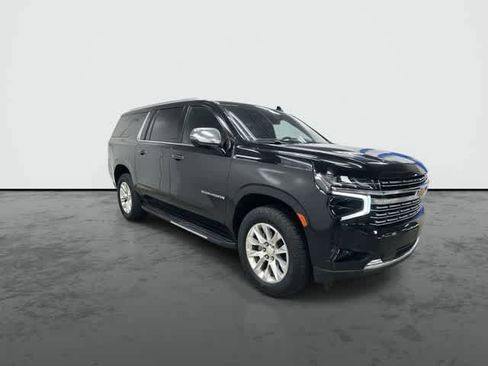 Used 2023 Chevrolet Suburban Premier AWD/4WD image 5