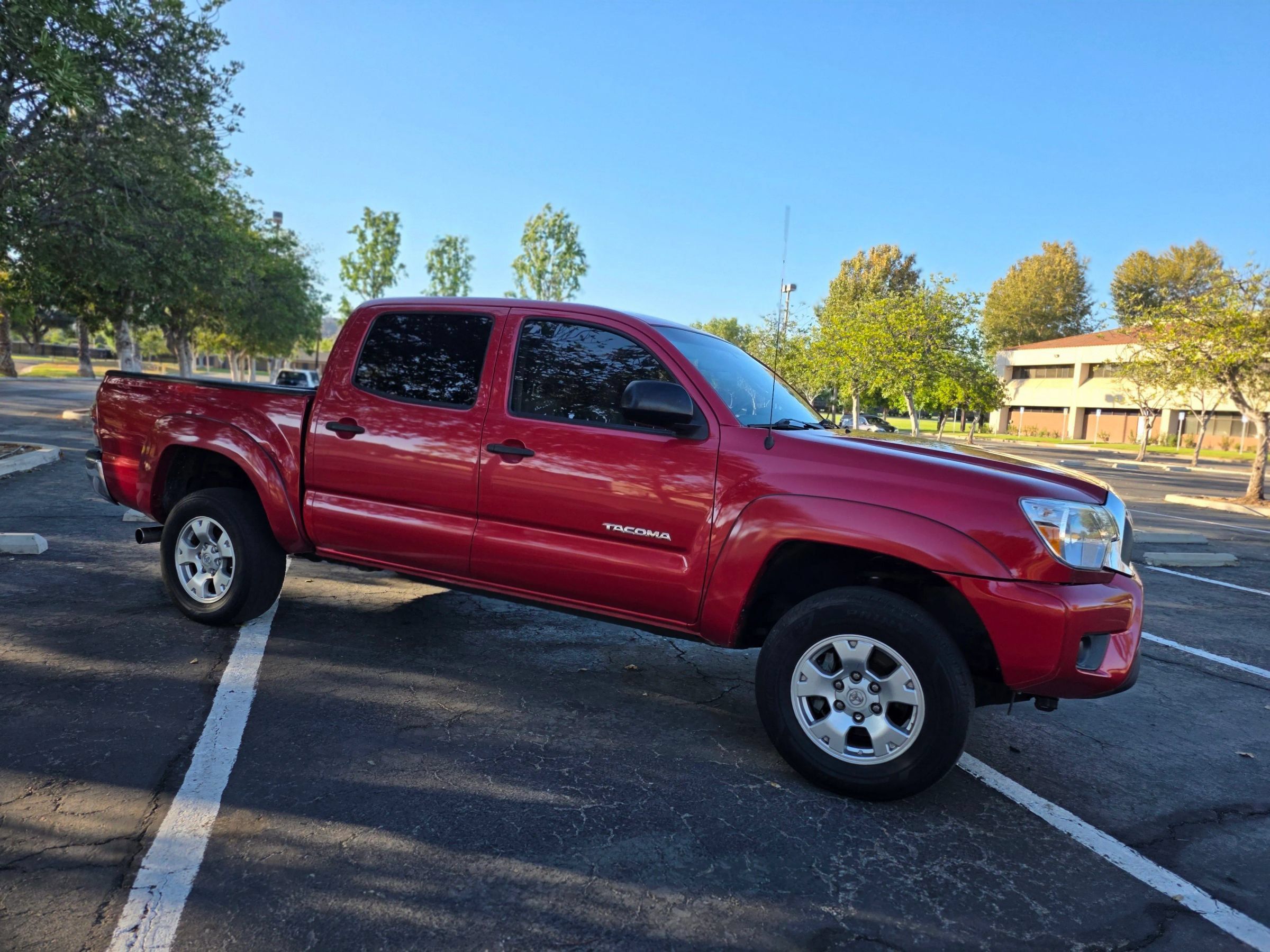 Used 2015 Toyota Tacoma PreRunner RWD image 11