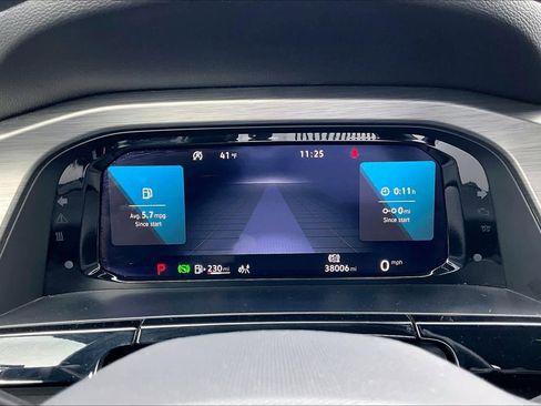 Used 2024 Volkswagen Atlas Cross Sport SE image 25