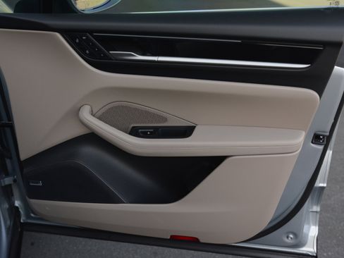 Certified 2025 Porsche Macan 4 Electric image 24