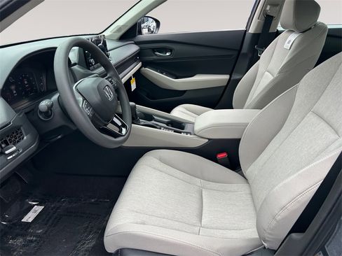 New 2025 Honda Accord SE image 9