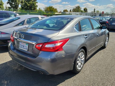 Used 2017 Nissan Altima 2.5 S w/ Power Driver Seat Package FWD image 5