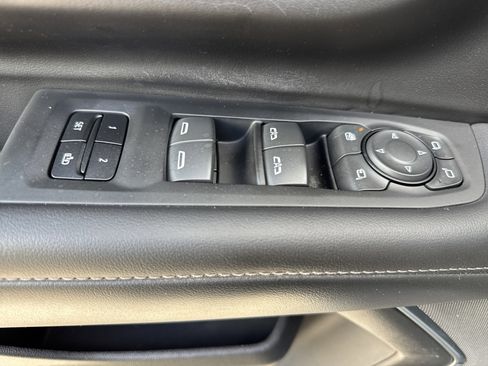 Used 2023 Chevrolet Tahoe Z71 w/ Luxury Package image 14