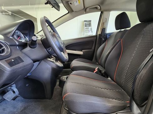Used 2011 MAZDA MAZDA2 Touring FWD image 17