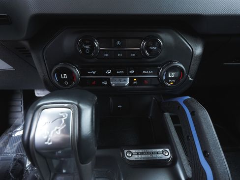 Used 2024 Ford Bronco Black Diamond w/ Sasquatch Package image 31