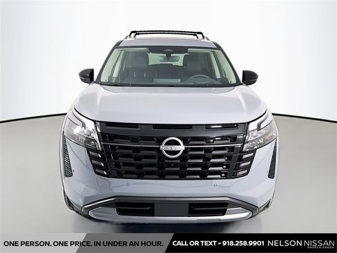 New 2026 Nissan Pathfinder Platinum image 2