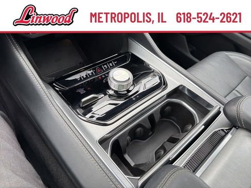 Used 2024 Jeep Wagoneer Series II AWD/4WD image 25