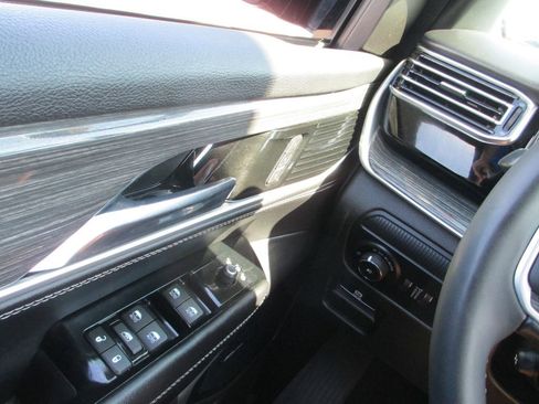 Used 2022 Jeep Wagoneer Series III image 30