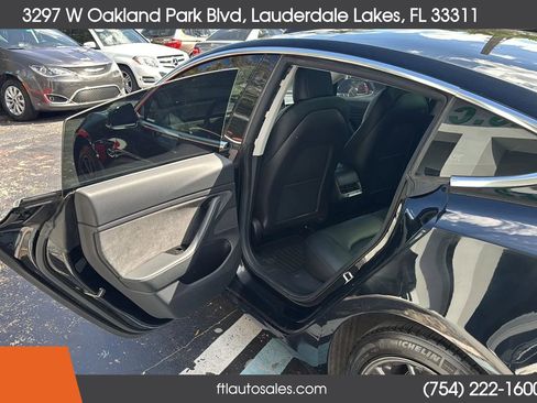 Used 2019 Tesla Model 3 Long Range image 23