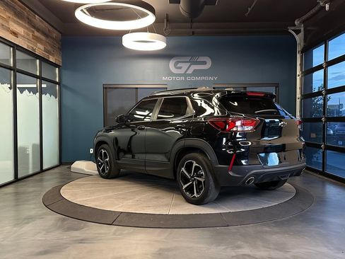 Used 2021 Chevrolet TrailBlazer RS w/ Sun and Liftgate Package FWD image 5