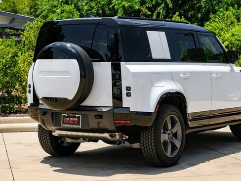New 2026 Land Rover Defender 110 X-Dynamic SE AWD/4WD image 12