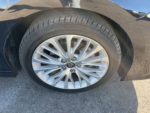 Used 2020 Toyota Camry XLE FWD image 15