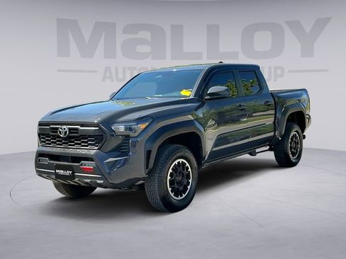 Used 2025 Toyota Tacoma TRD Off-Road AWD/4WD image 1