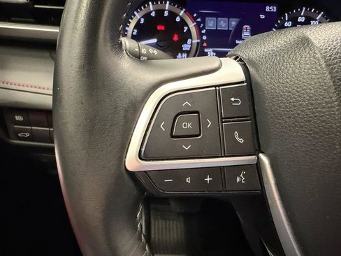 Used 2023 Toyota Highlander XSE image 28