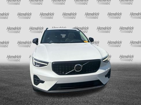 Certified 2023 Volvo XC40 B4 Plus w/ Protection Package Premier FWD image 6