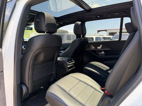 Used 2023 Mercedes-Benz GLS 450 4MATIC image 17