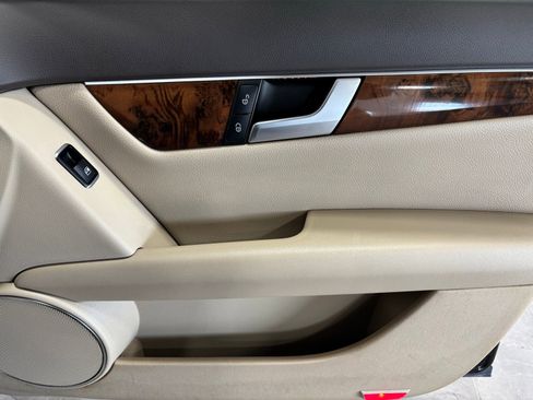 Used 2013 Mercedes-Benz C 250 Sedan image 16