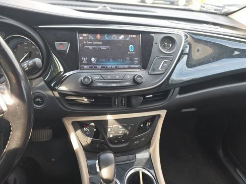 Used 2018 Buick Envision Essence AWD/4WD image 10