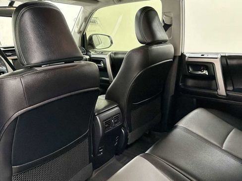 Used 2015 Toyota 4Runner SR5 Premium image 24