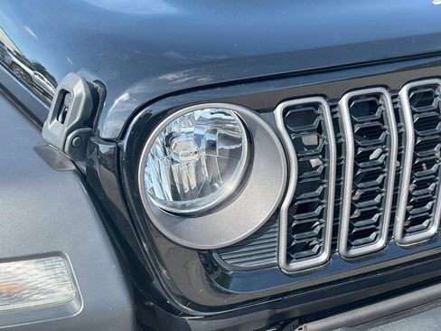 Used 2024 Jeep Wrangler Unlimited Sport AWD/4WD image 37