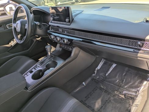 Used 2025 Honda Civic Sport image 12