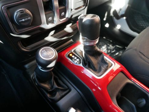 Used 2020 Jeep Wrangler Sport image 21