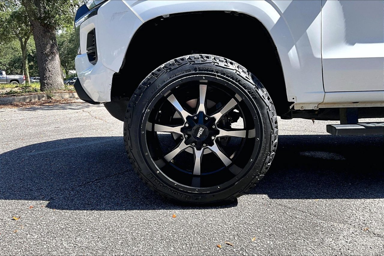 Used 2023 Chevrolet Colorado LT RWD image 35