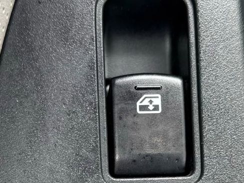 Used 2014 Subaru Forester 2.5i Limited image 27