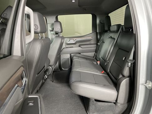 Used 2025 GMC Sierra 1500 SLT image 24