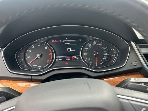 Used 2023 Audi Q5 2.0T Premium w/ Convenience Package image 31