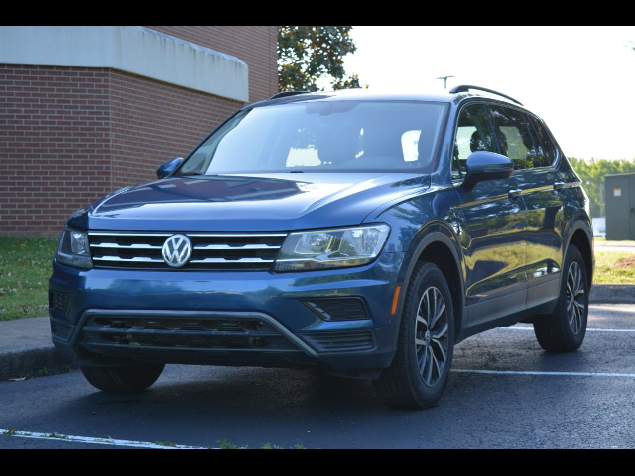 Used 2019 Volkswagen Tiguan SE AWD/4WD image 1