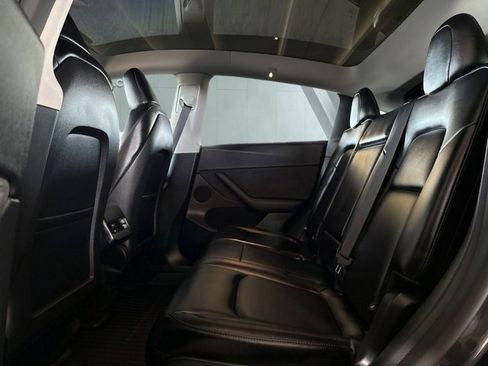 Used 2025 Tesla Model Y Long Range image 12