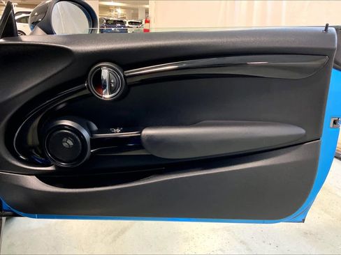 Used 2019 MINI Cooper S w/ Signature Upholstery Package image 22