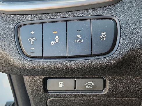Used 2016 Kia Sorento SX image 25