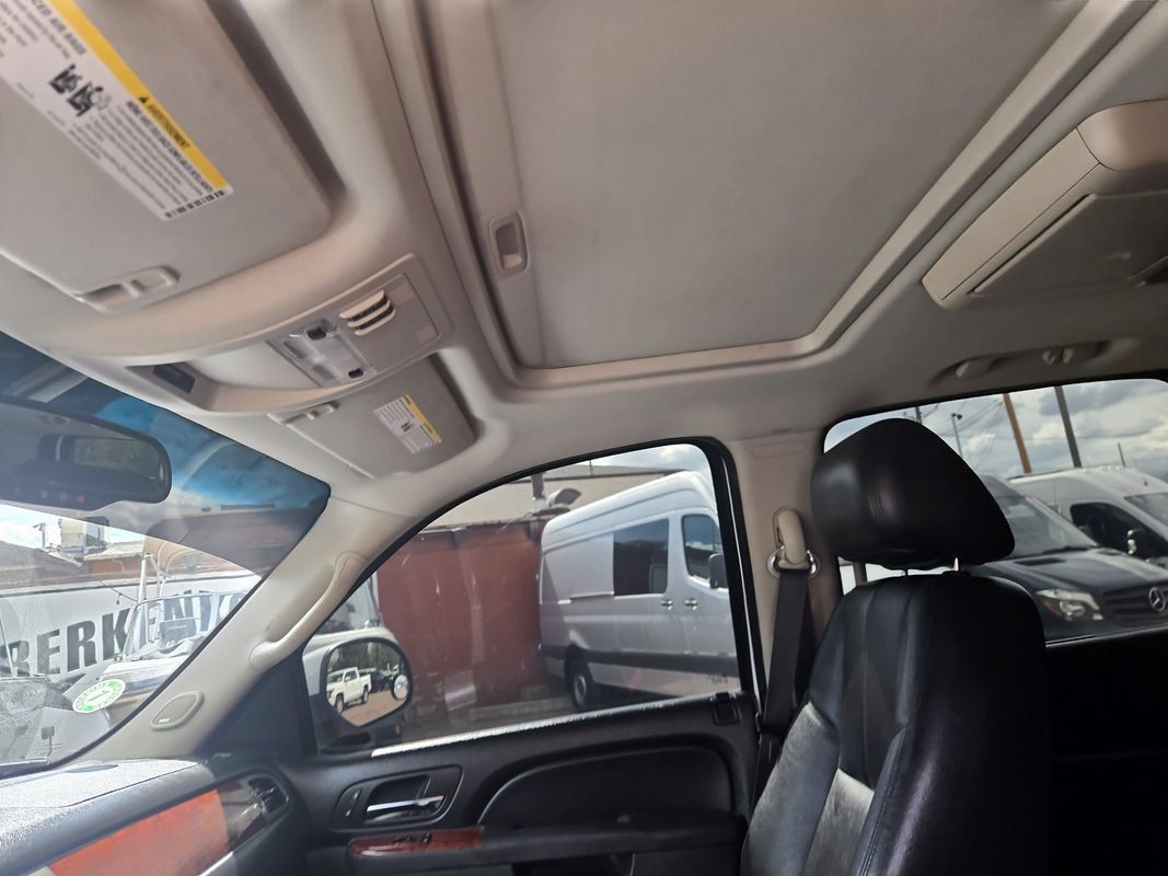 Used 2013 Chevrolet Suburban LT AWD/4WD image 17