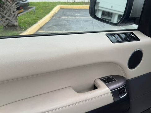 Used 2017 Land Rover Range Rover Sport HSE AWD/4WD image 17