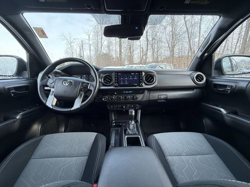 Used 2021 Toyota Tacoma TRD Sport image 2