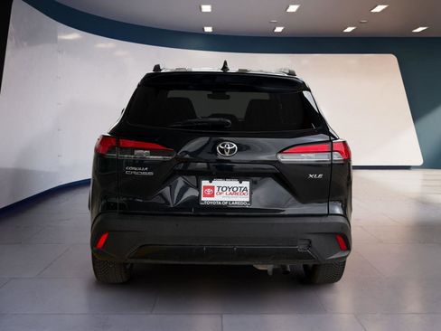 Used 2022 Toyota Corolla Cross XLE image 4