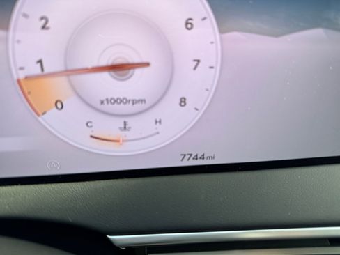 Used 2026 Genesis GV70 2.5T Select image 11