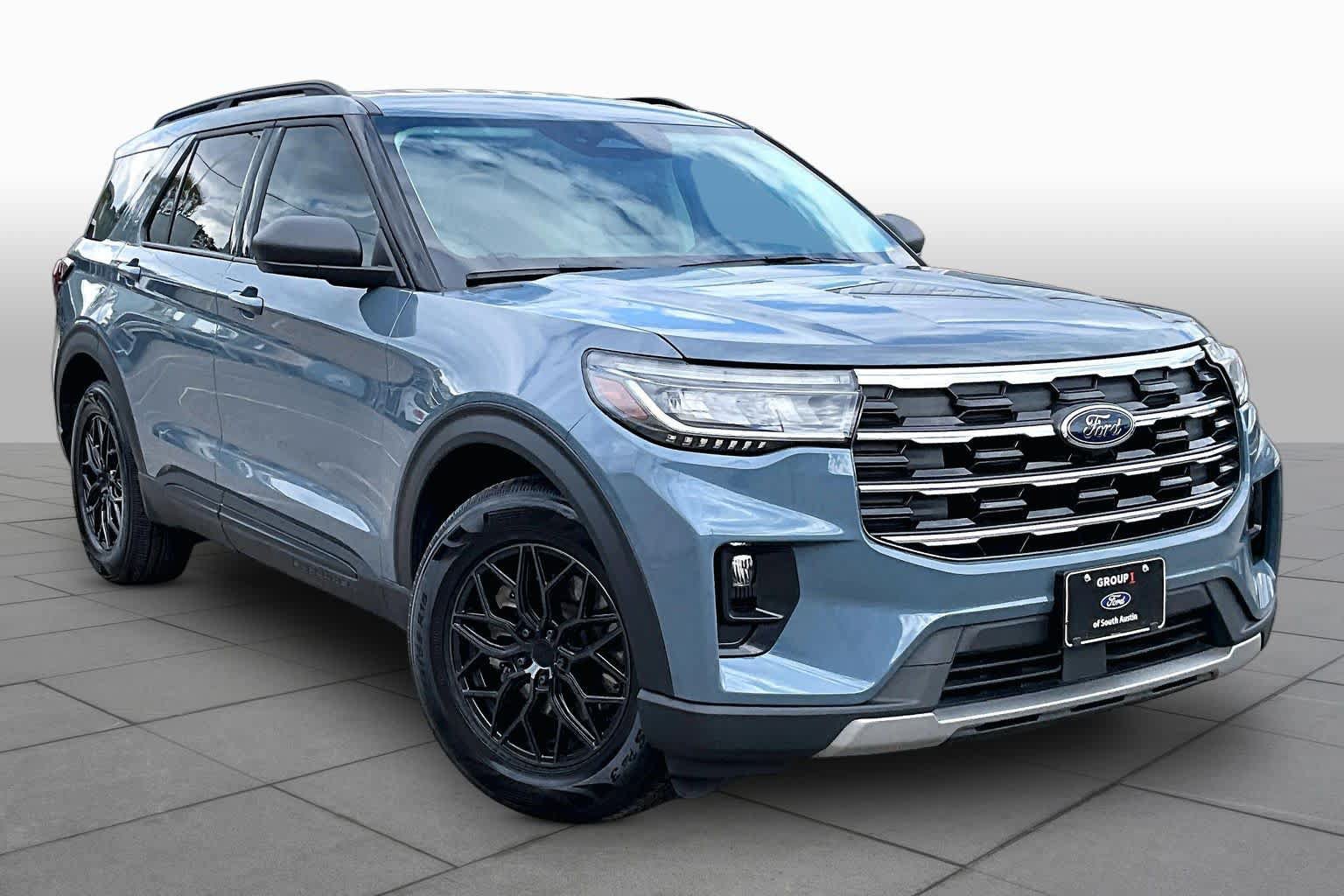 Used 2025 Ford Explorer Active w/ Active Comfort Package RWD image 4