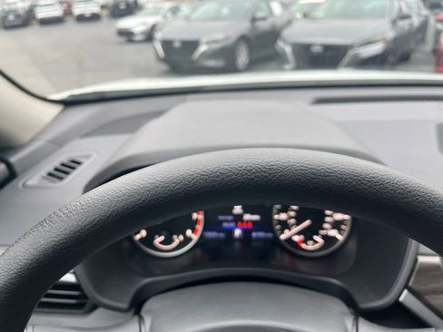 Used 2025 Nissan Altima 2.5 SV image 28