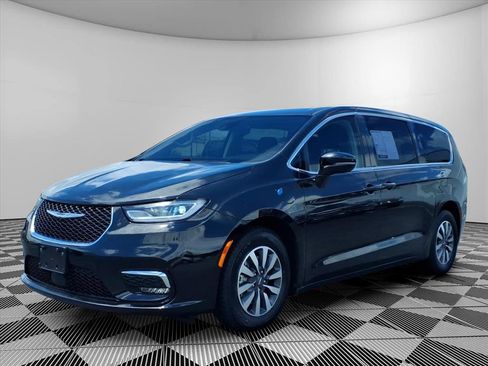 Used 2024 Chrysler Pacifica Limited FWD image 22