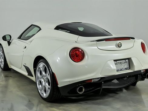 Used 2016 Alfa Romeo 4C Coupe w/ Coupe Track Package 1 RWD image 8