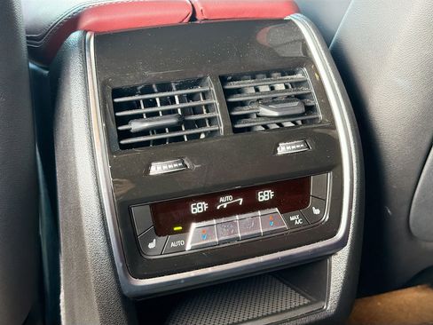 Used 2025 BMW X6 M60i image 21