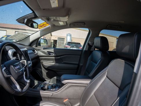 Used 2023 GMC Acadia SLT image 21