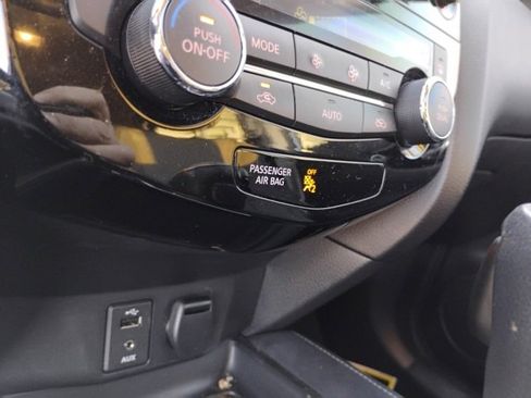 Used 2018 Nissan Rogue Sport SL w/ SL Premium Package image 17