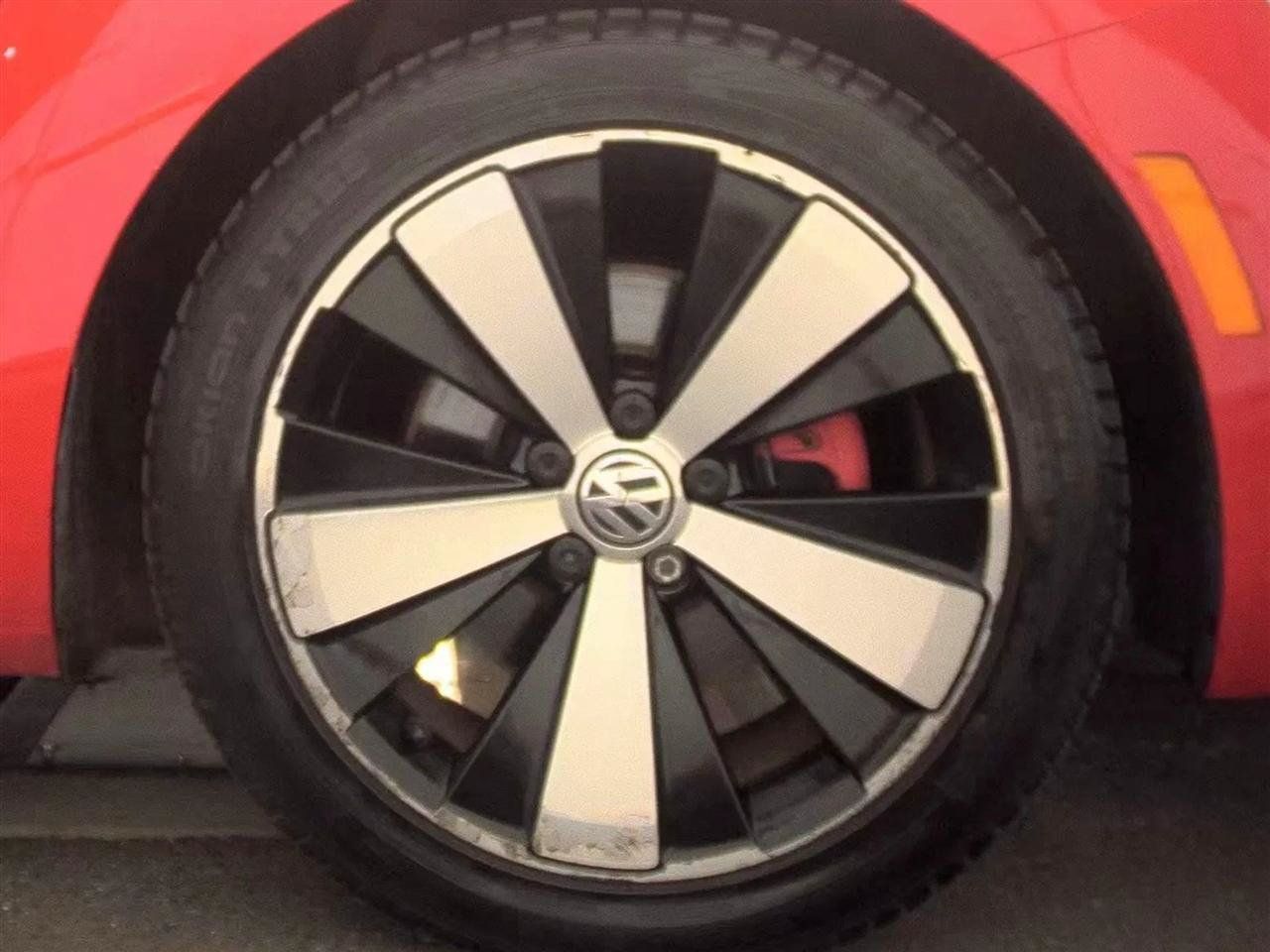 Used 2013 Volkswagen Beetle 2.0T FWD image 10